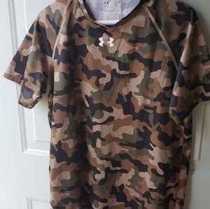 Men's small Under Armour heatgear T-shirt (never worn)